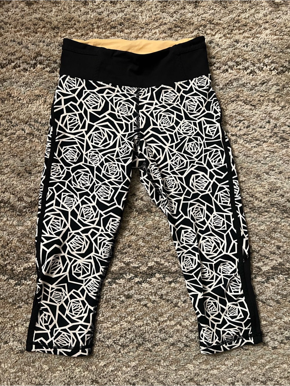 Lululemon Capris Size 4